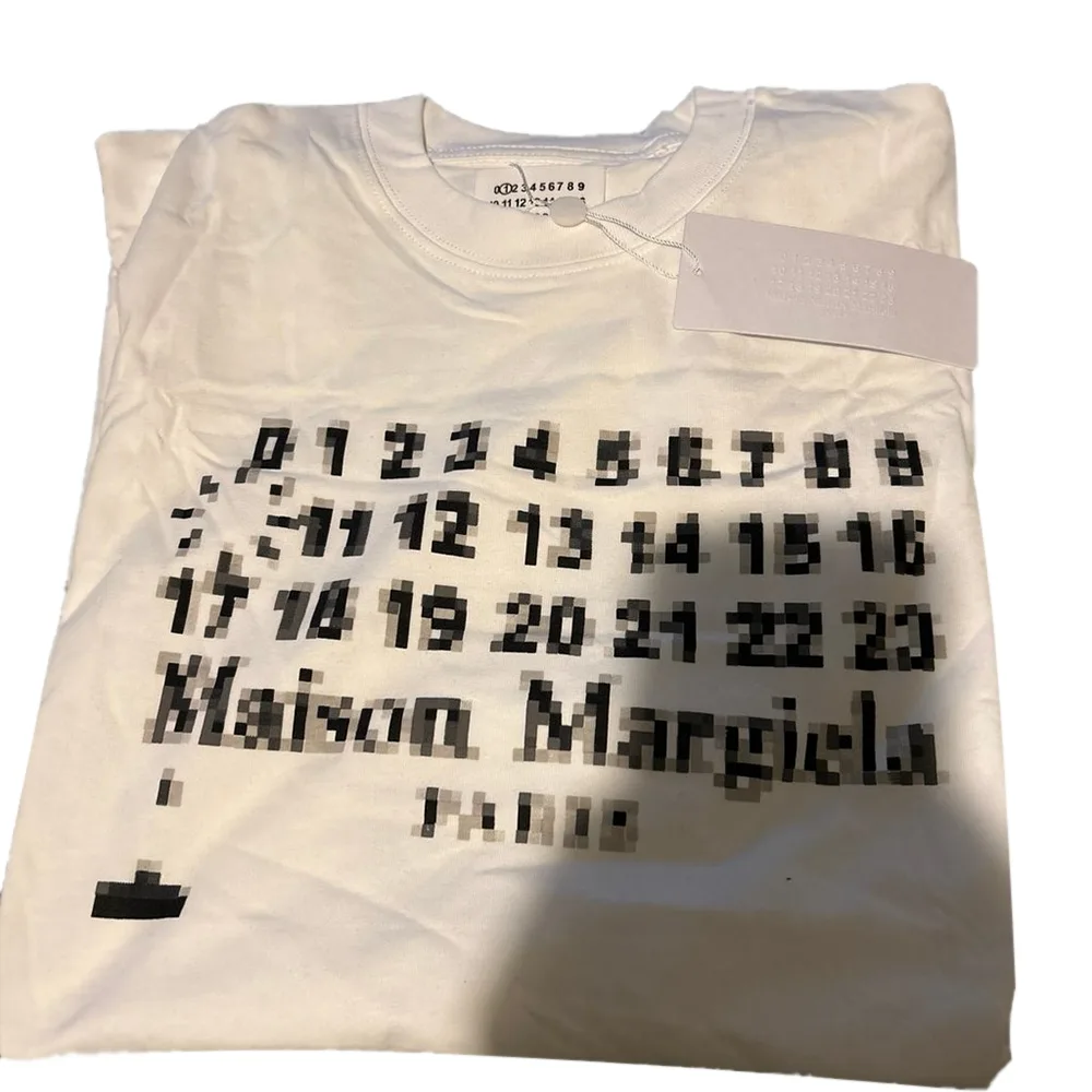 Maison Margiela 10 Pixel Logo Oversized Tee 2