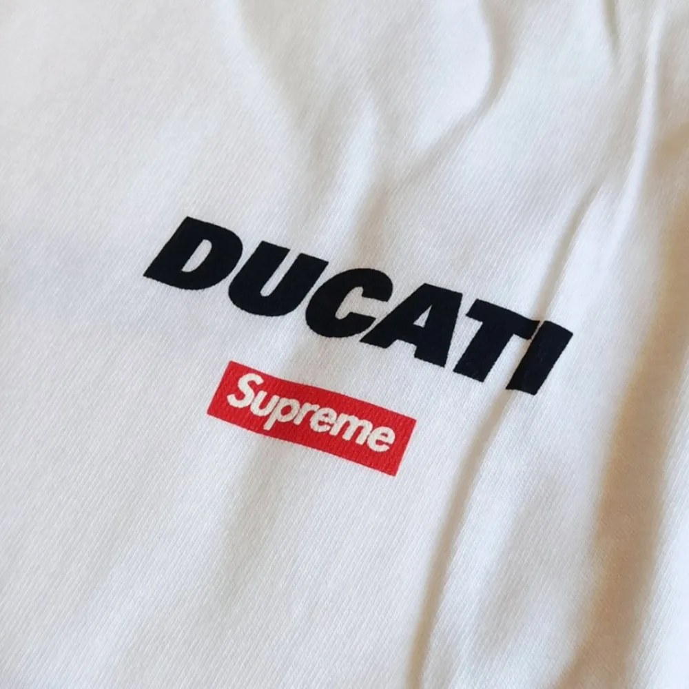 Supreme Ducati Logo Tee细节1