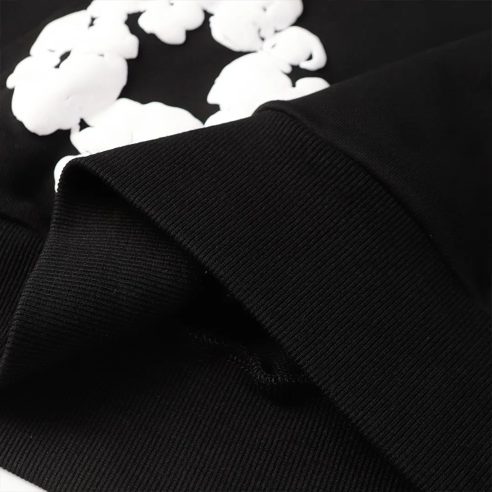 Wreath Sweatshirt Black2