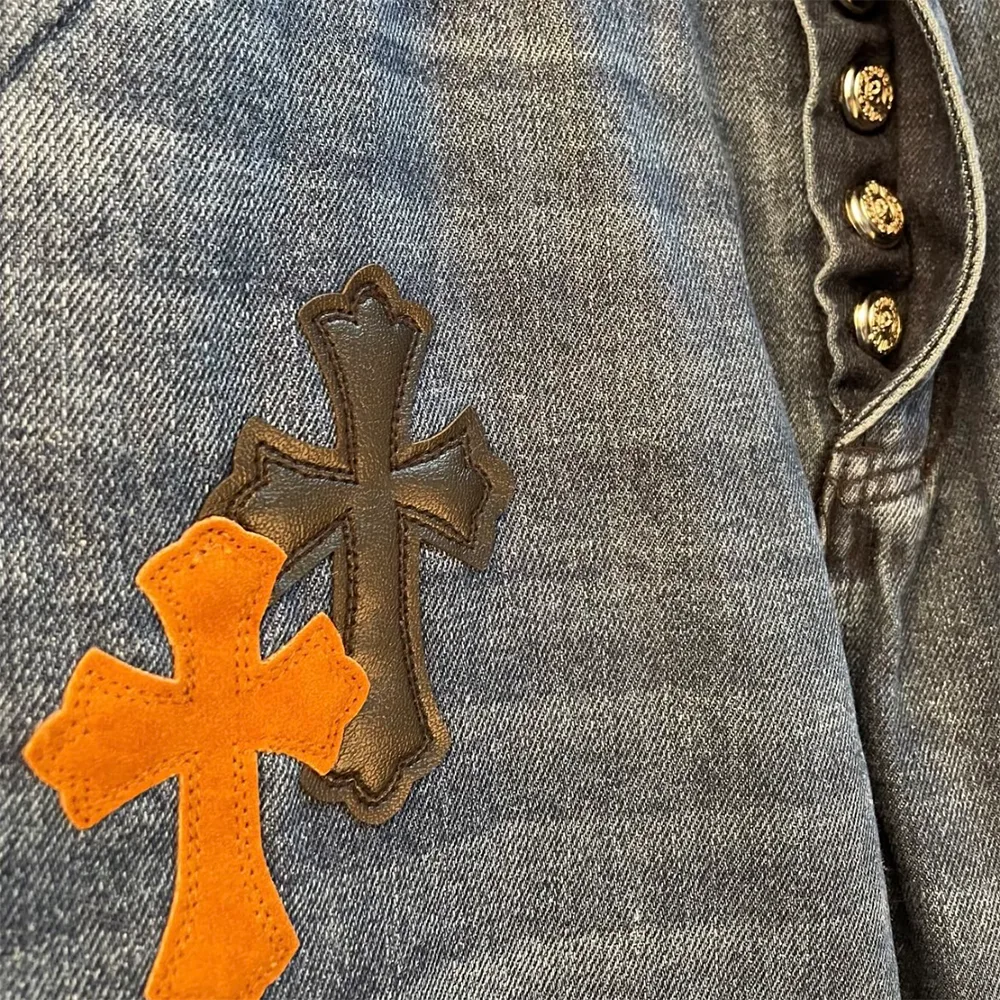 Chrome Hearts Fleur Knee Cross Patch Jeans细节3
