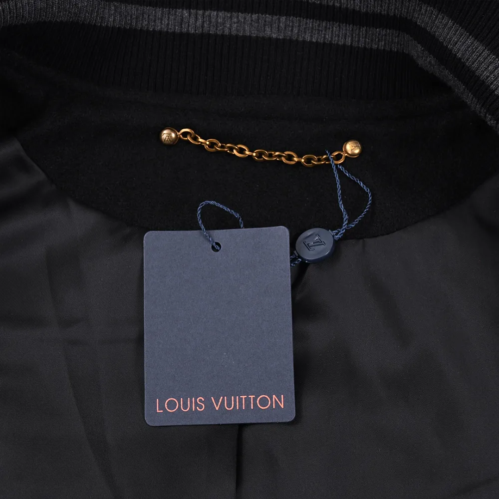 Monogram Embossed no Leather and Wool Blouson细节6