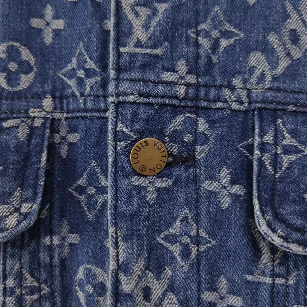 Supreme x Lv Jacquard Denim Trucker Jacket细节6