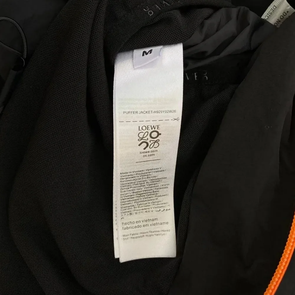 Loewe x on Puffer jacket in technical shell细节4